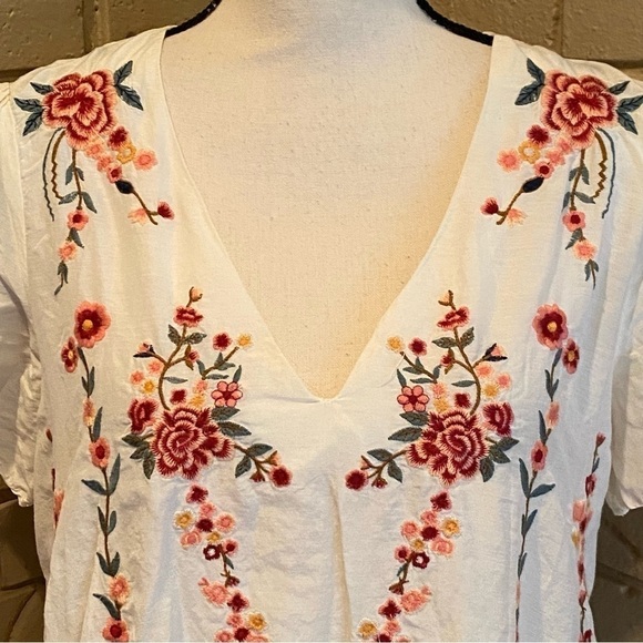 Zara Boho Cream Embroidered Floral Mini Pleated Dress/Tunic Bloggers Size Small - Picture 2 of 8